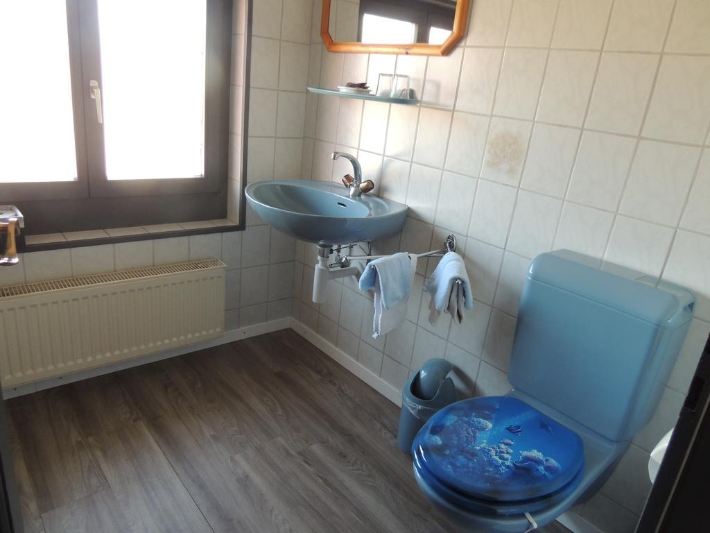 Hotel De La Gare Cousset Номер фото