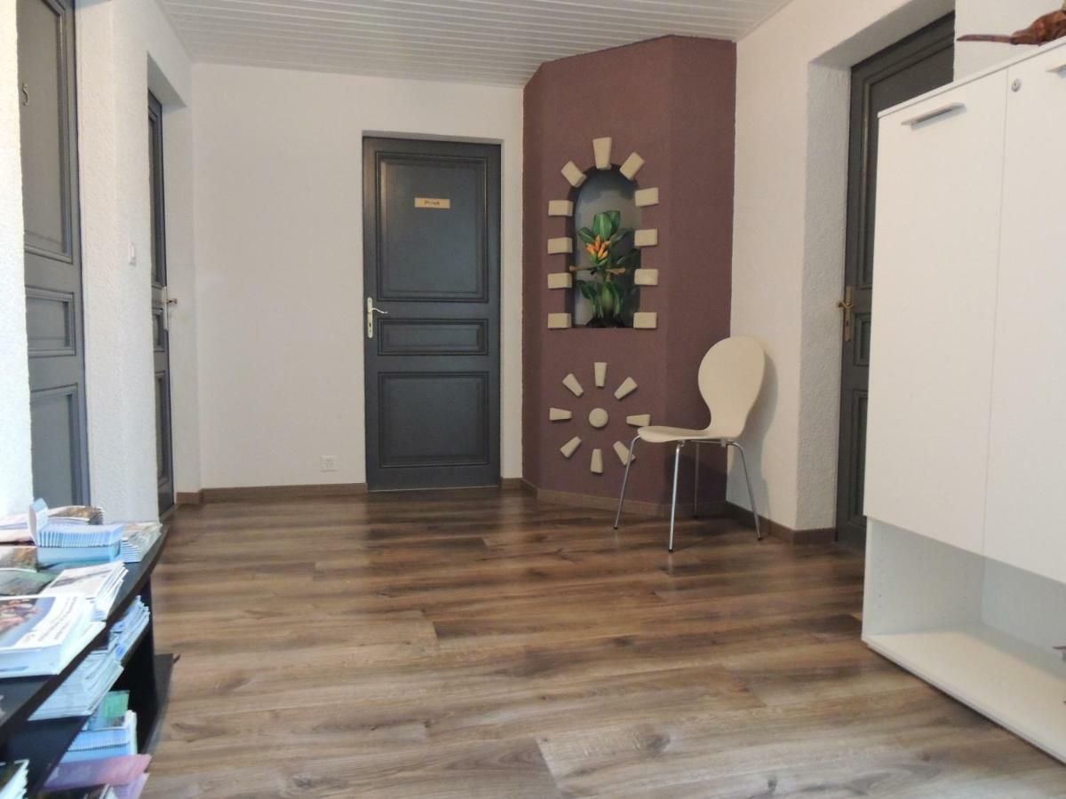 Hotel De La Gare Cousset Екстер'єр фото
